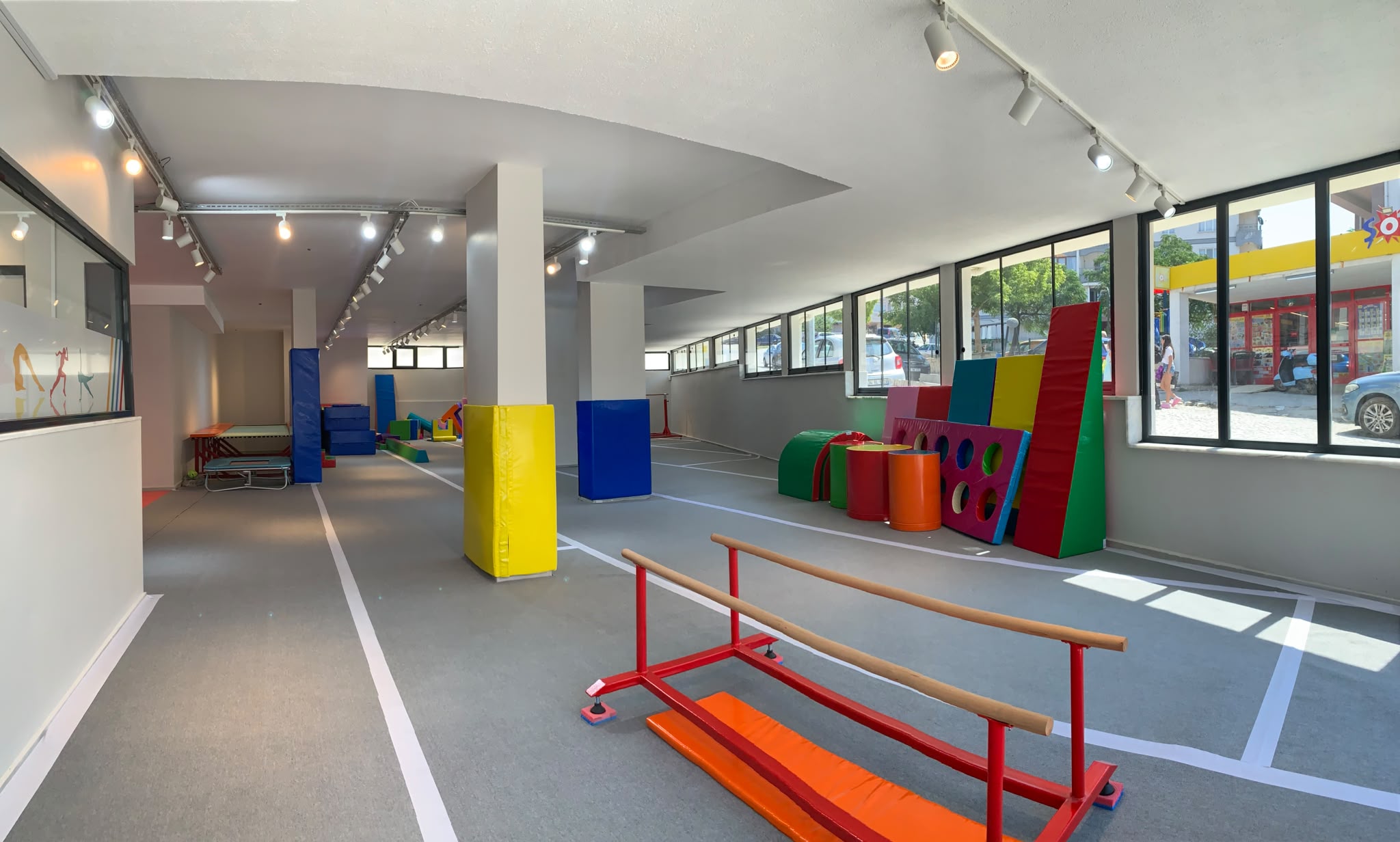 Nova Spor Akademisi geniş cimnastik salonu